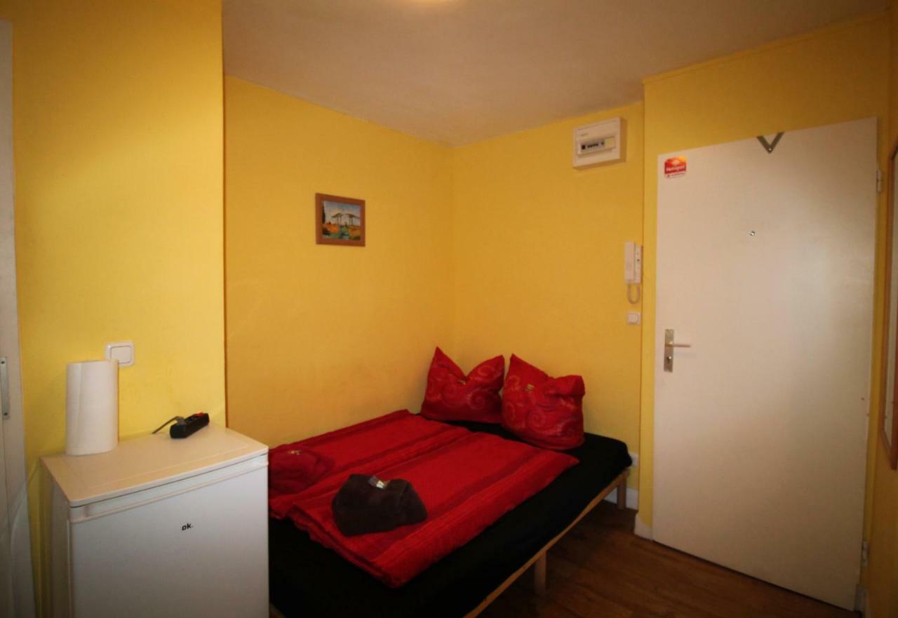 Affittacamere Sleep In St. Pauli 3*